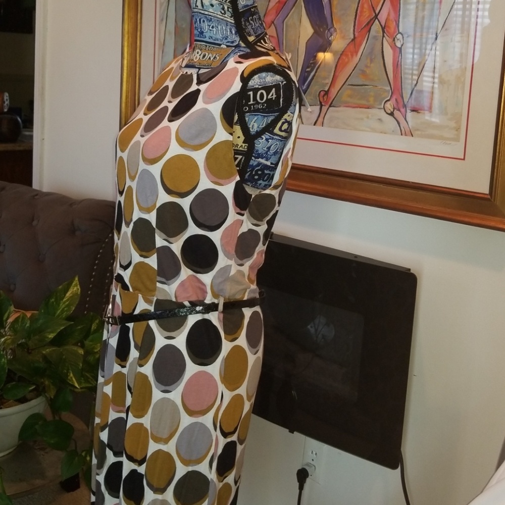 Dress - Picture 2 of 5